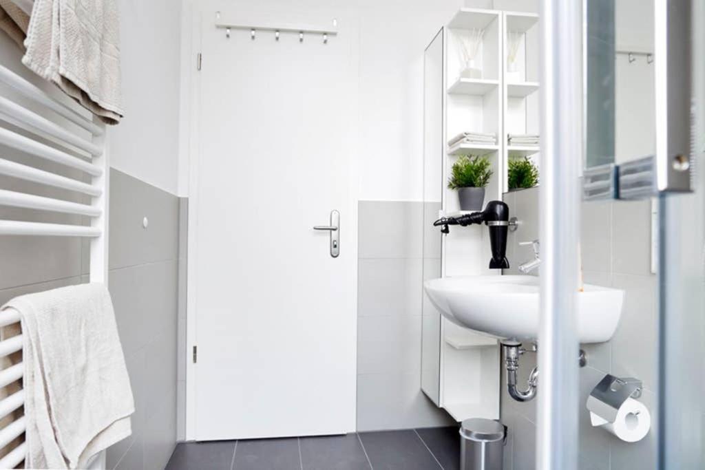 Sc 06 By Rockchair Apartments L Superhost Status L 4 Bedrooms Boxspringbeds 2 Bathrooms Balcony Elevator - Cozy Family & Business Flair Welcomes You! Берлин Екстериор снимка