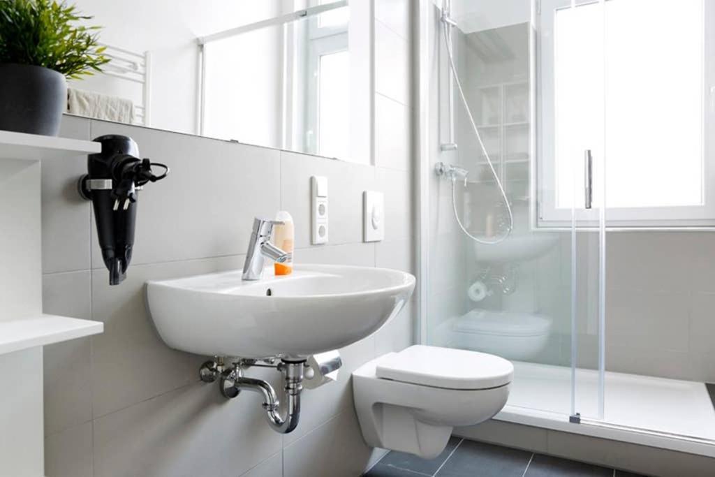 Sc 06 By Rockchair Apartments L Superhost Status L 4 Bedrooms Boxspringbeds 2 Bathrooms Balcony Elevator - Cozy Family & Business Flair Welcomes You! Берлин Екстериор снимка
